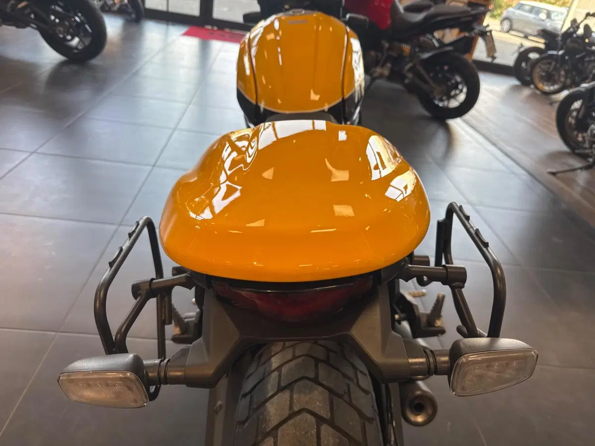 Ducati Scrambler 800 Full Throttle (2017 - 21) (5)