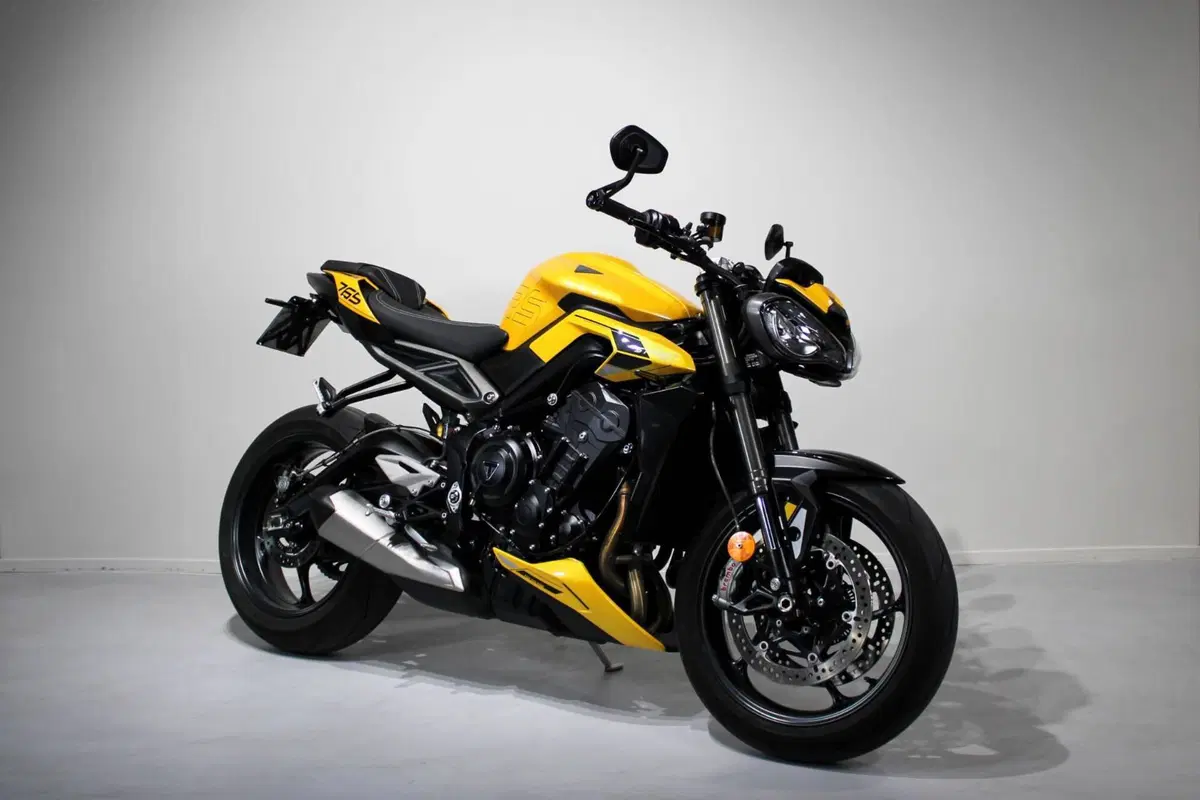 Triumph Street Triple 765 RS (2023 - 26) (2)