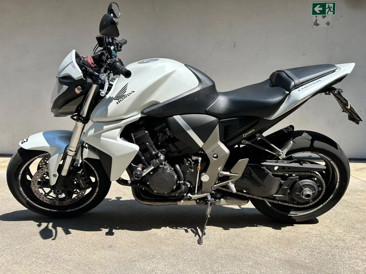 Honda CB 1000 R (2008 - 10) (2)