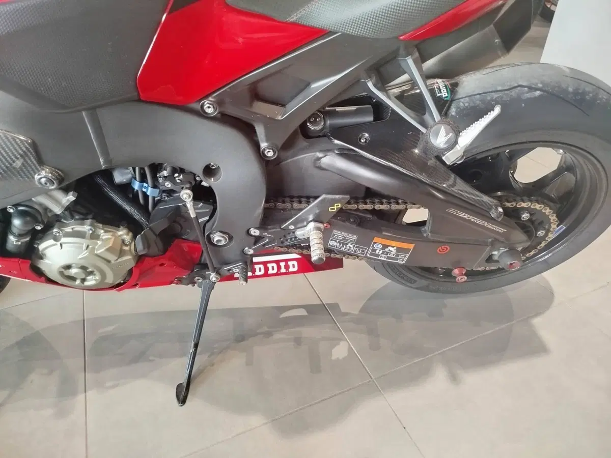 Honda CBR 1000 RR Fireblade (2017 - 19) (6)