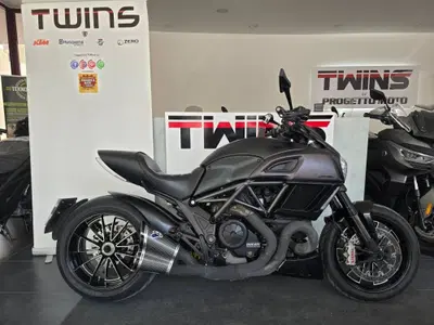 Ducati Diavel 1200 Dark (2012 - 13) usata