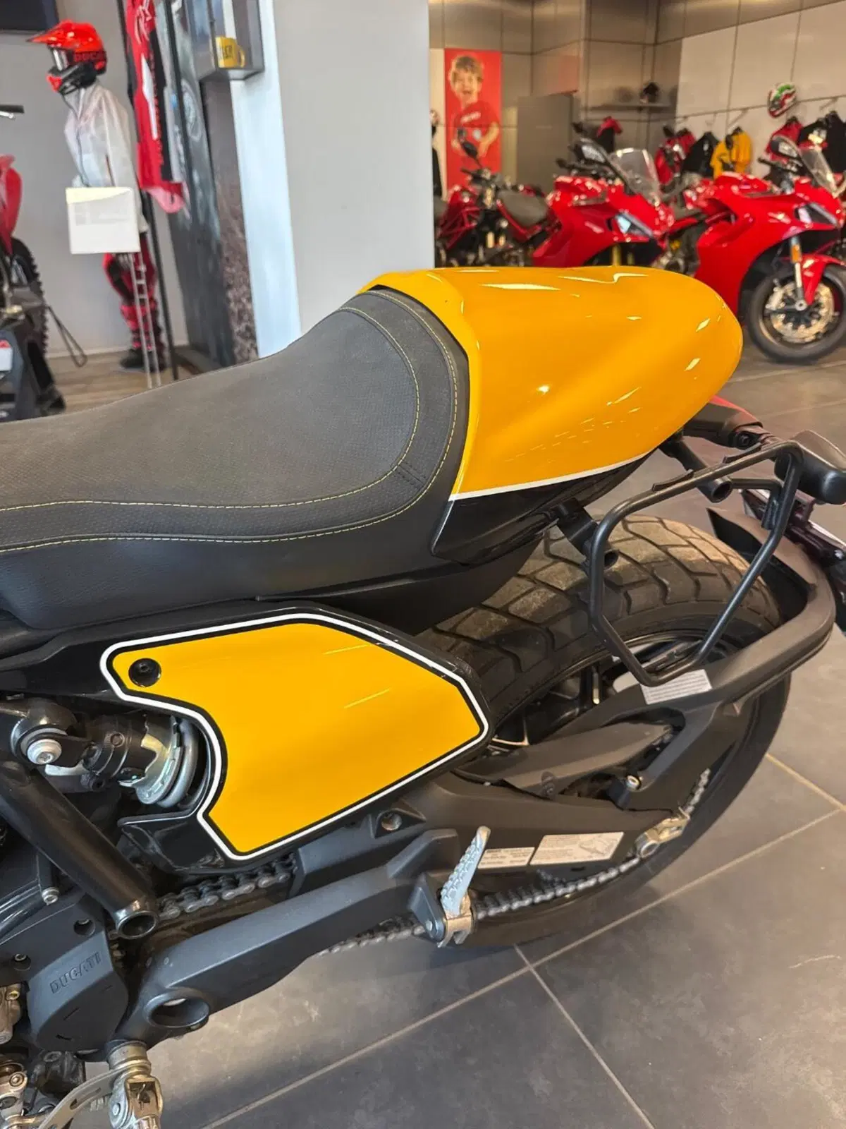 Ducati Scrambler 800 Full Throttle (2017 - 21) (19)