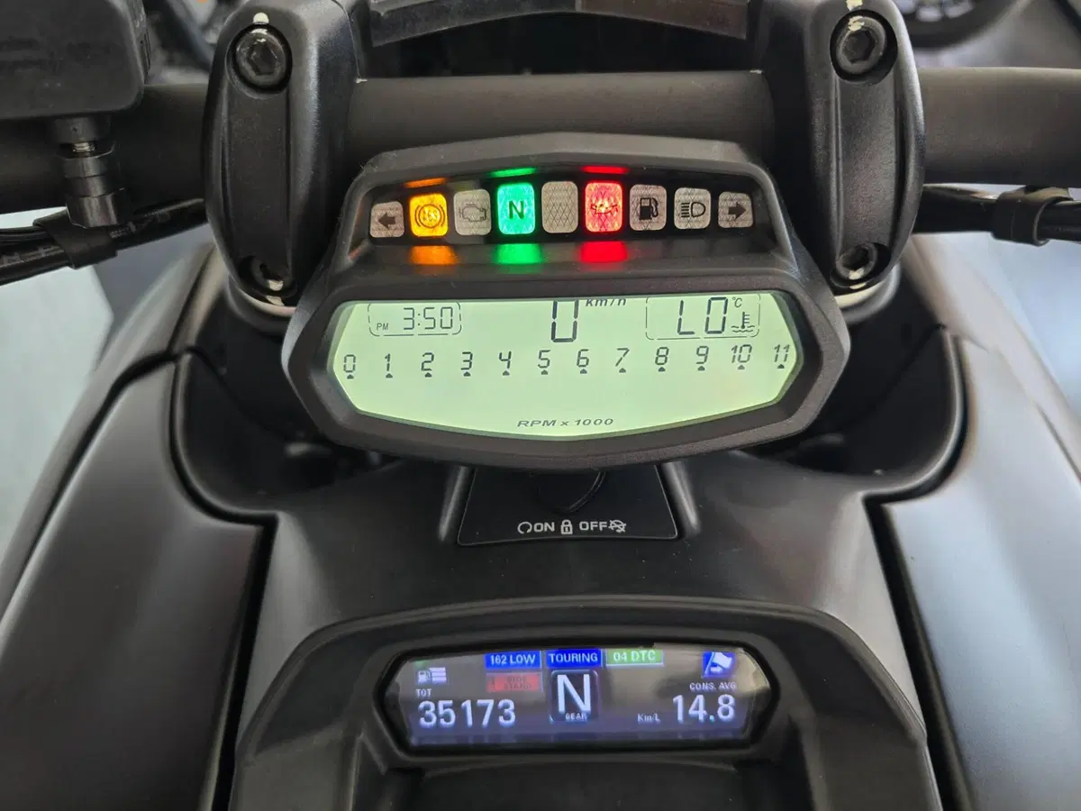 Ducati Diavel 1200 Dark (2012 - 13) (15)