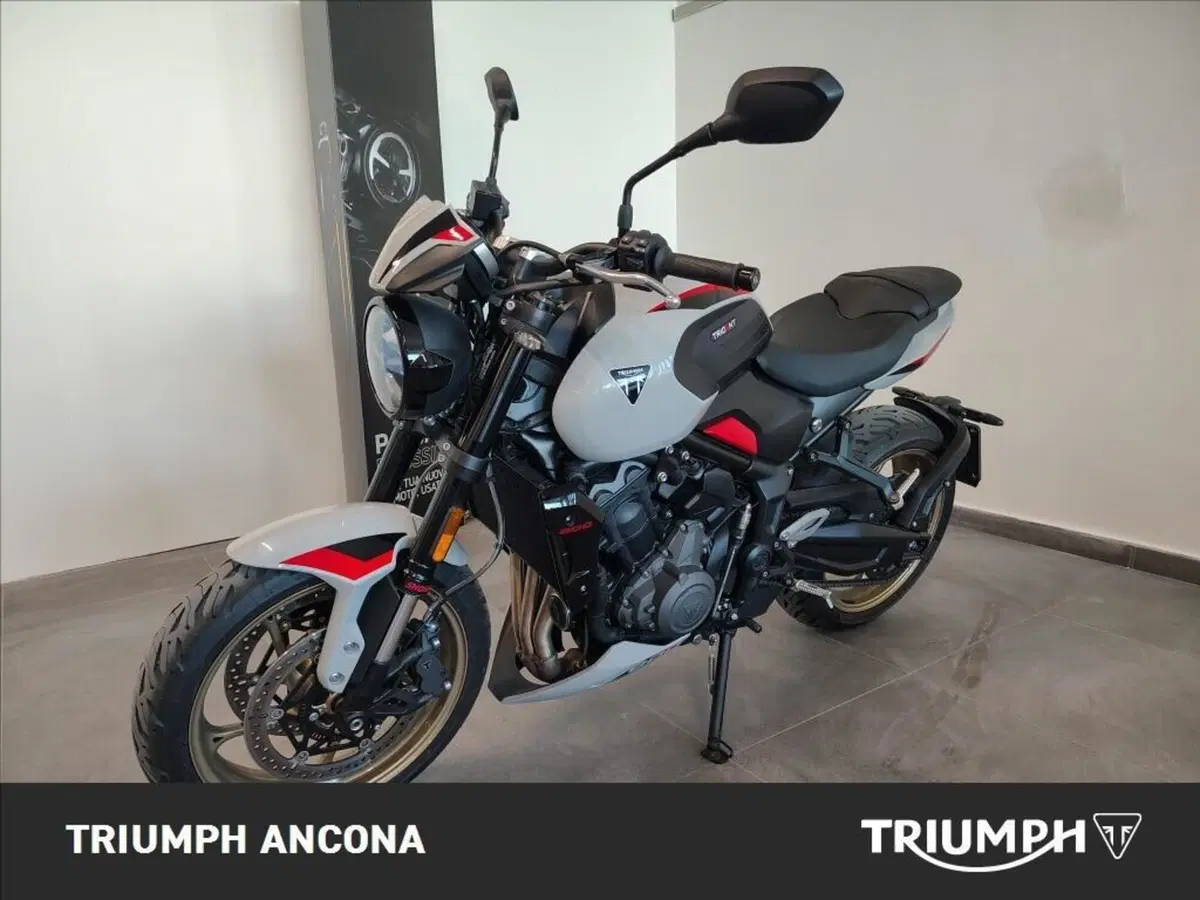 Triumph Trident 800 (2026) (8)