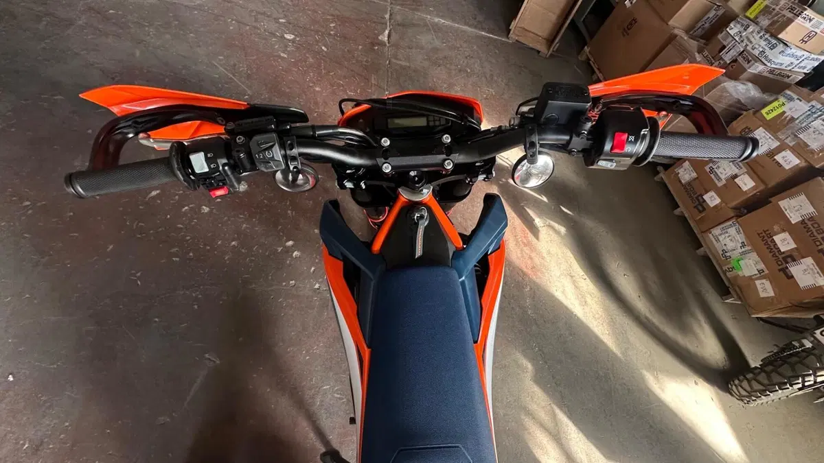 KTM 690 SMC R (2023 - 25) (4)