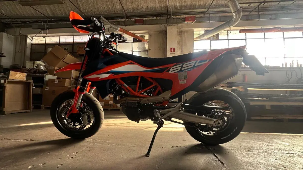 KTM 690 SMC R (2023 - 25) (8)