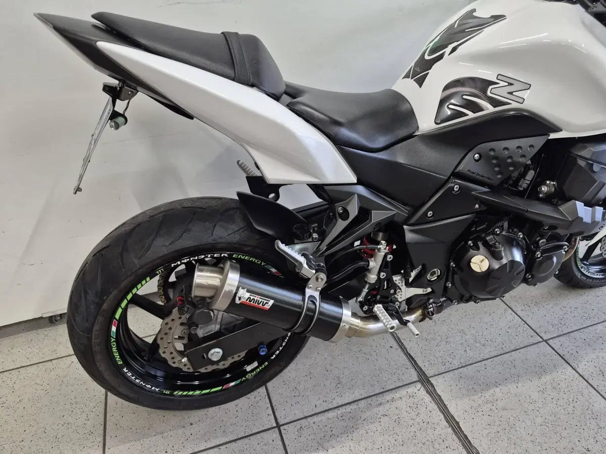 Kawasaki Z 750 (2007 - 14) (3)
