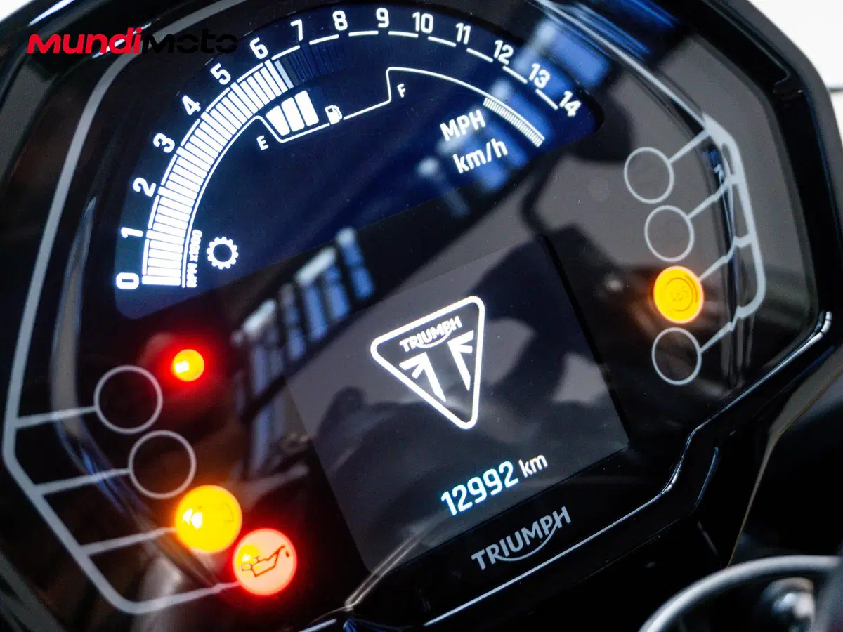Triumph Street Triple 765 R (2023 - 26) (12)