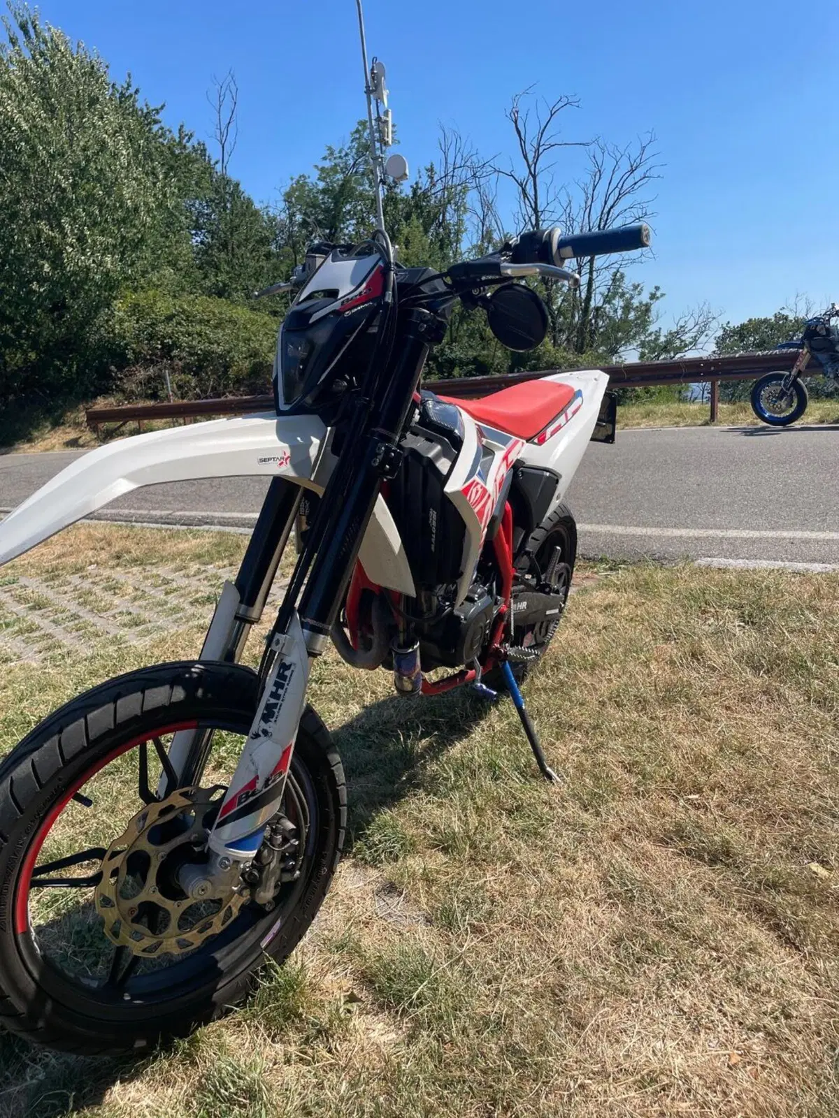 Betamotor RR 125 4T Motard LC (2021 - 23) (5)