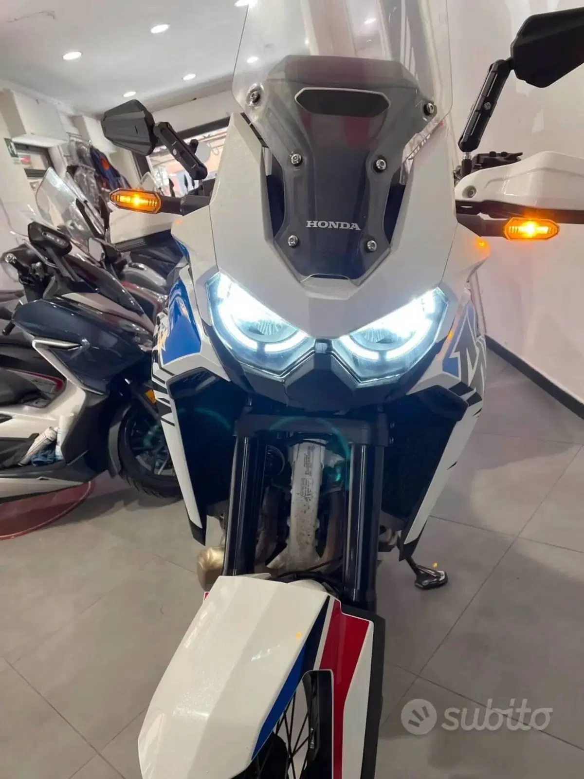 Honda Africa Twin CRF 1100L Urban (2022 - 23) (3)