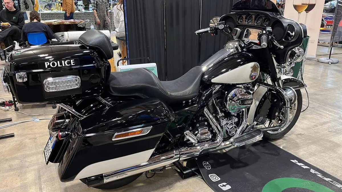 Harley-Davidson Electra Glide Police (2015 - 16) - FLHTP (6)