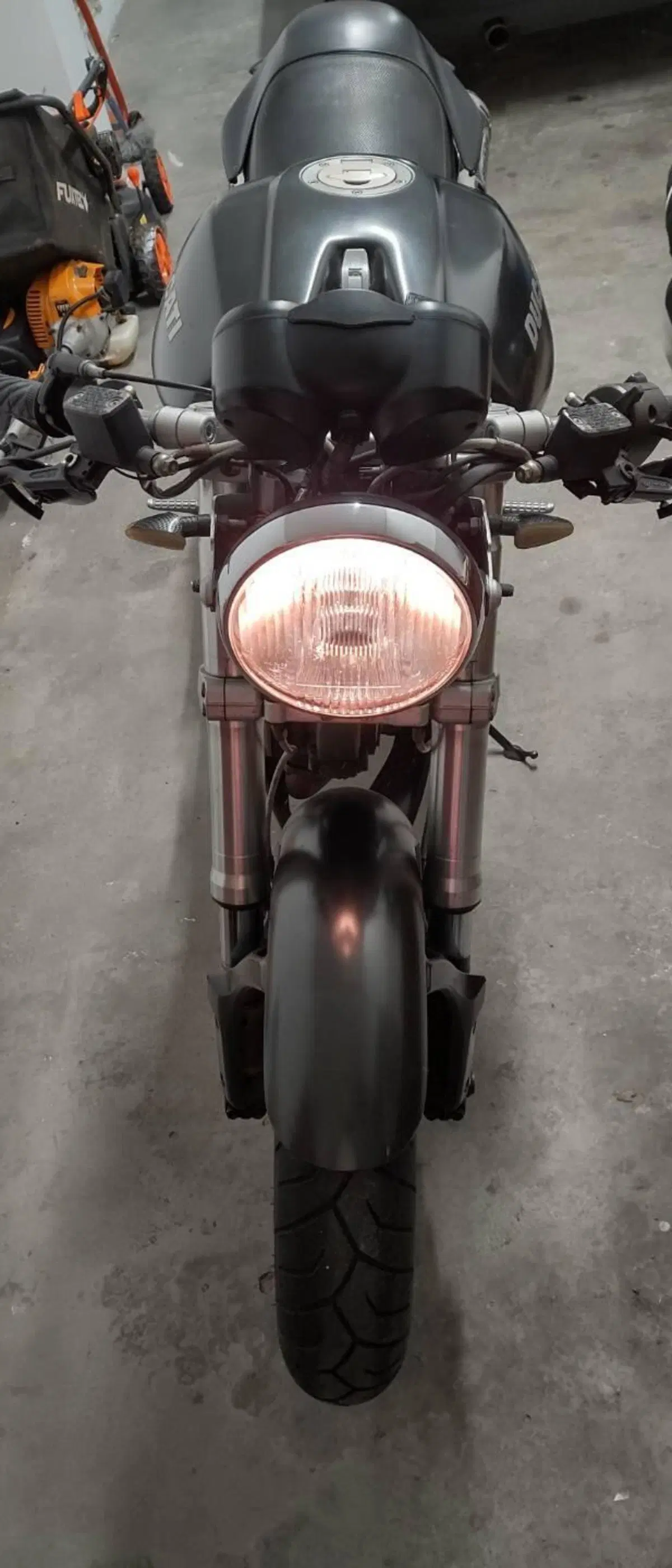 Ducati Monster 620 I.E. Dark (2002) (6)