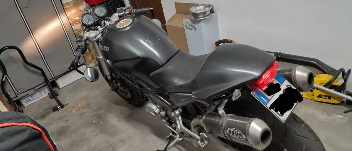 Ducati Monster 620 I.E. Dark (2002) (8)