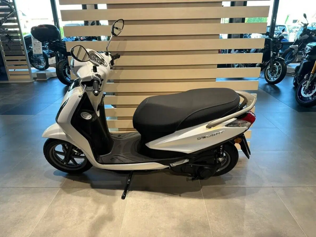 Yamaha D'Elight 125 (2021 - 26) (3)