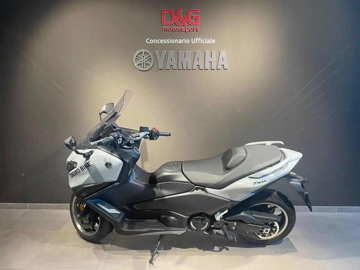 Yamaha T-Max 560 Tech Max (2025 - 26) (4)