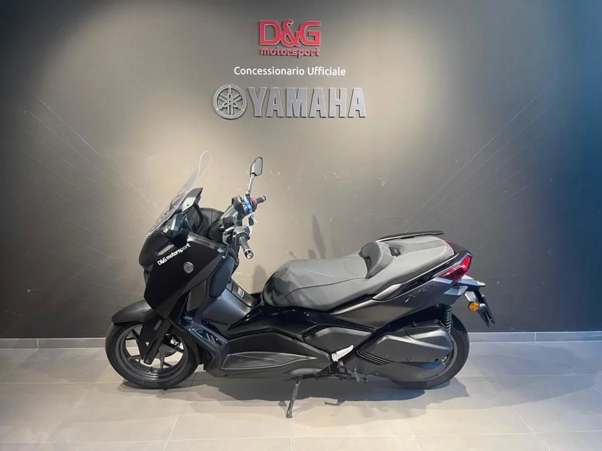 Yamaha X-Max 300 Tech Max (2025 - 26) (4)