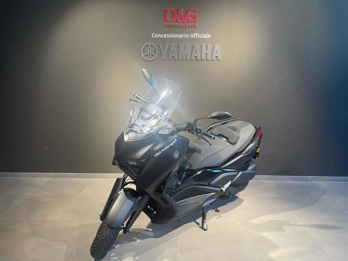 Yamaha X-Max 300 Tech Max (2025 - 26) (3)