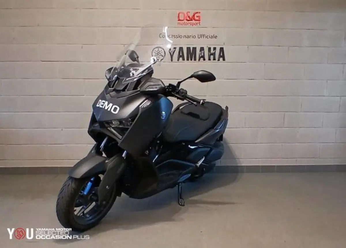 Yamaha X-Max 300 Tech Max (2025 - 26) (3)