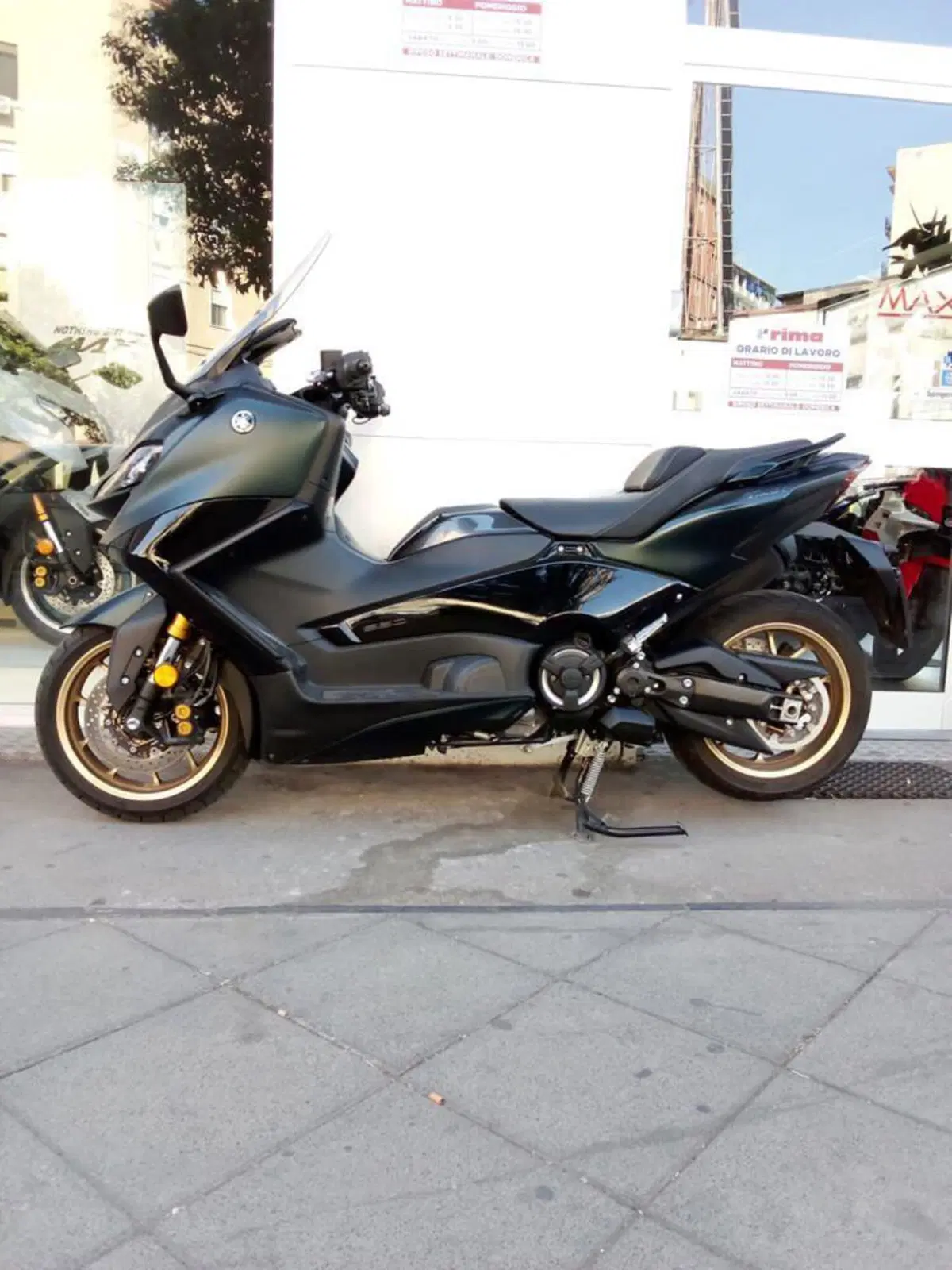 Yamaha T-Max 560 (2022 - 24) (2)