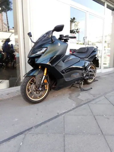 Yamaha T-Max 560 (2022 - 24) usata