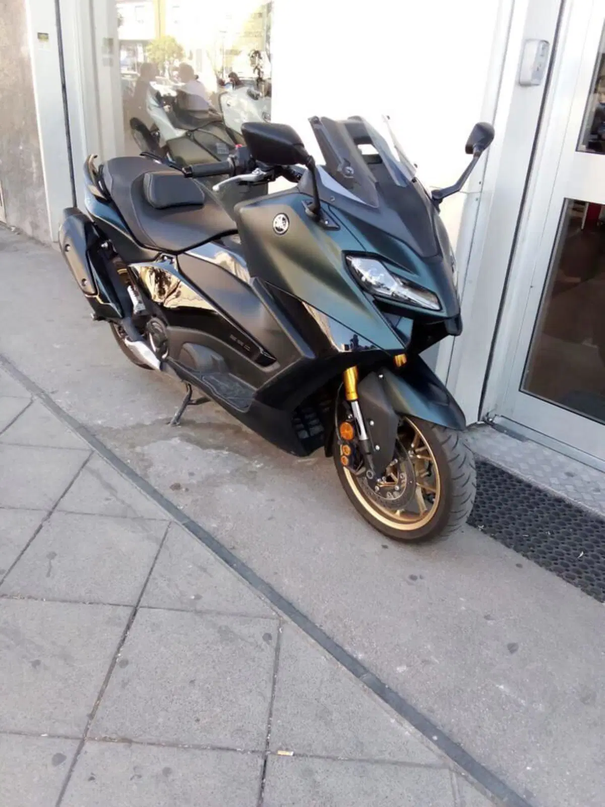 Yamaha T-Max 560 (2022 - 24) (7)