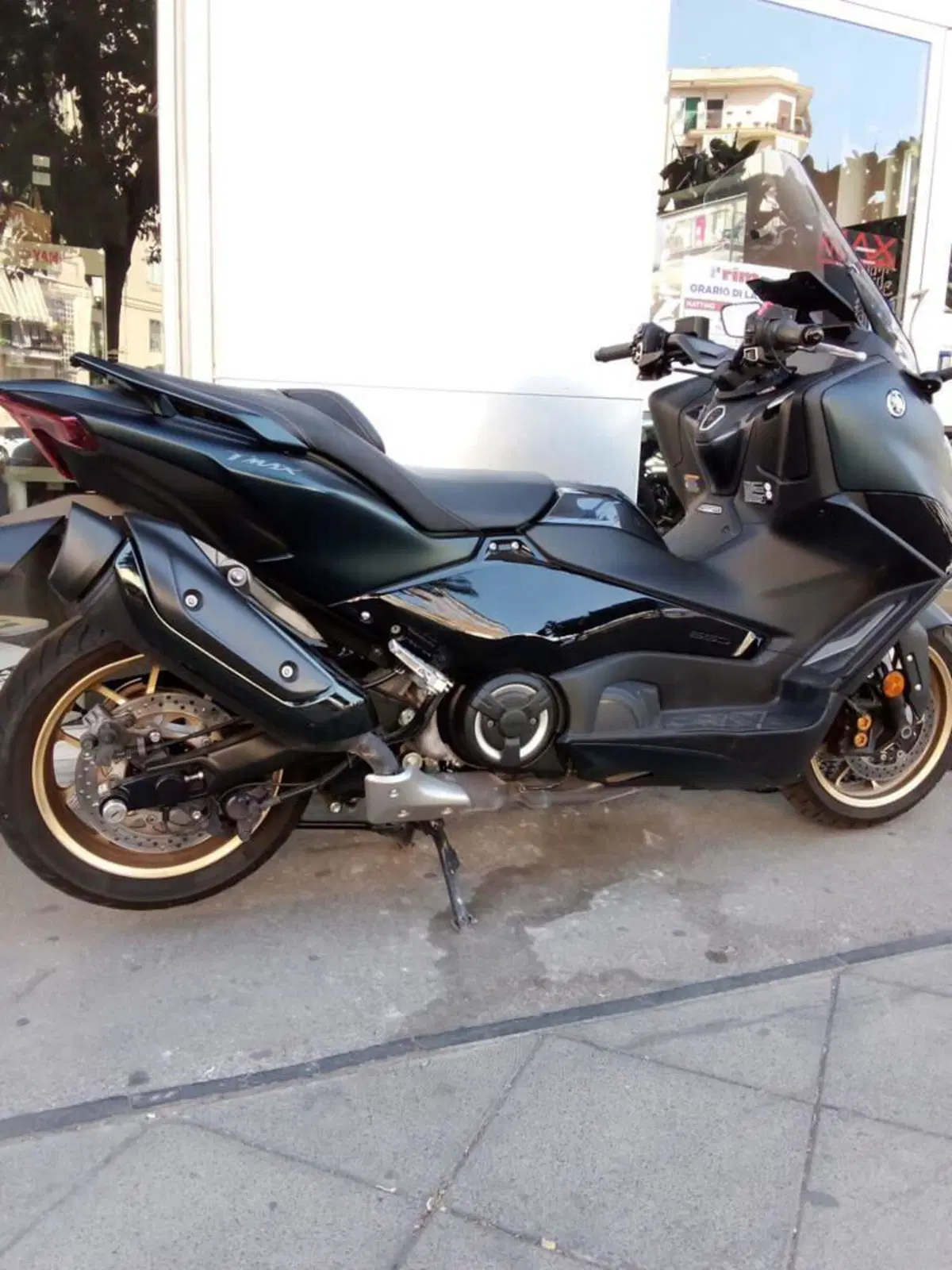 Yamaha T-Max 560 (2022 - 24) (6)