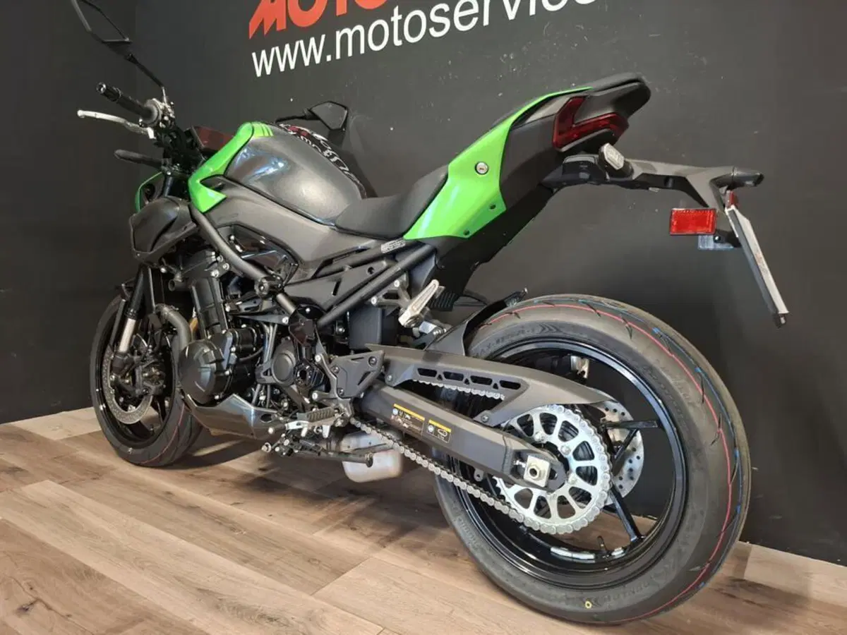 Kawasaki Z 900 (2025 - 26) (3)