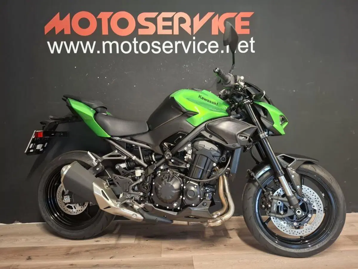 Kawasaki Z 900 (2025 - 26) (4)