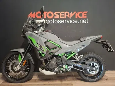 Kawasaki KLE 500 SE (2026) usata