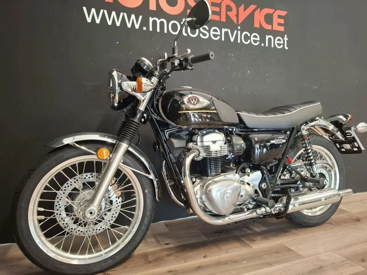 Kawasaki W 800 (2021 - 26) (2)