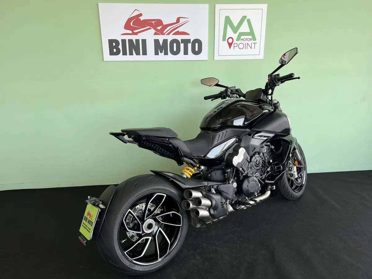 Ducati Diavel V4 (2023 - 26) (8)
