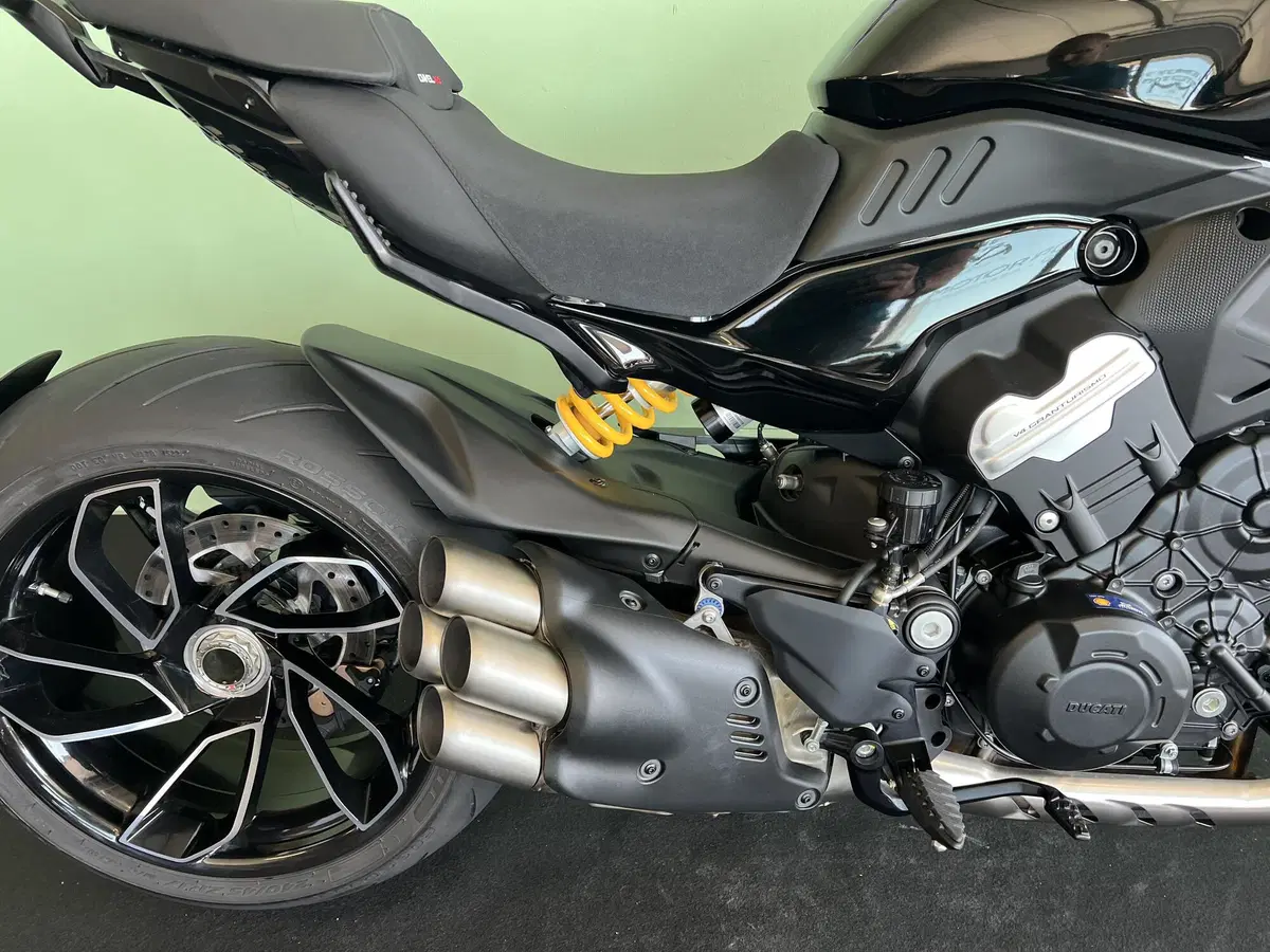 Ducati Diavel V4 (2023 - 26) (11)