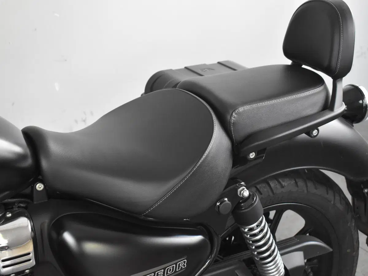 Royal Enfield Meteor 350 (2021 - 26) (15)