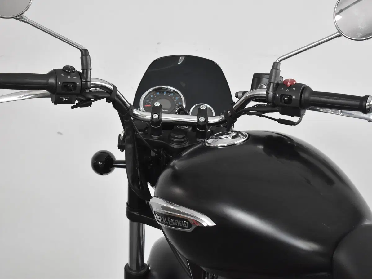 Royal Enfield Meteor 350 (2021 - 26) (17)