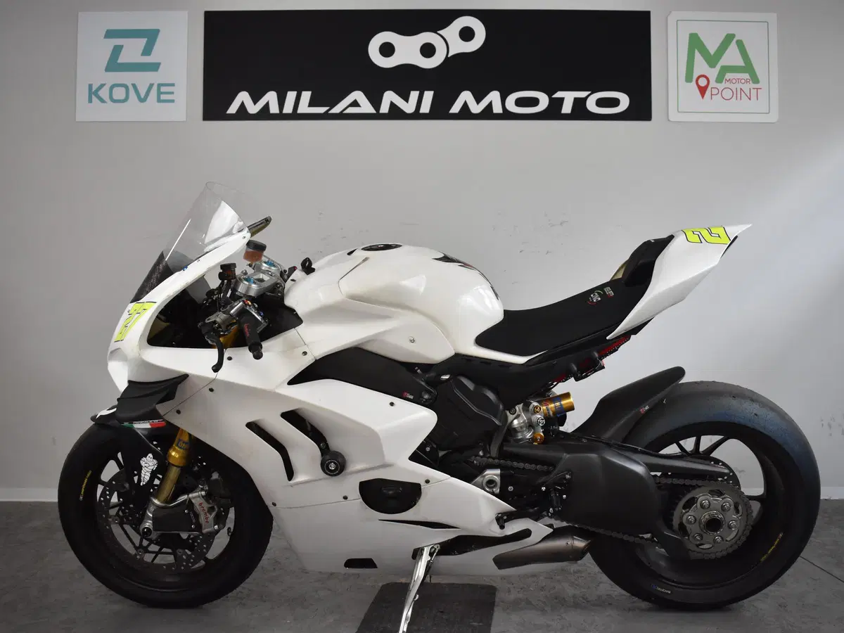 Ducati Panigale V4 S 1100 (2021) (4)