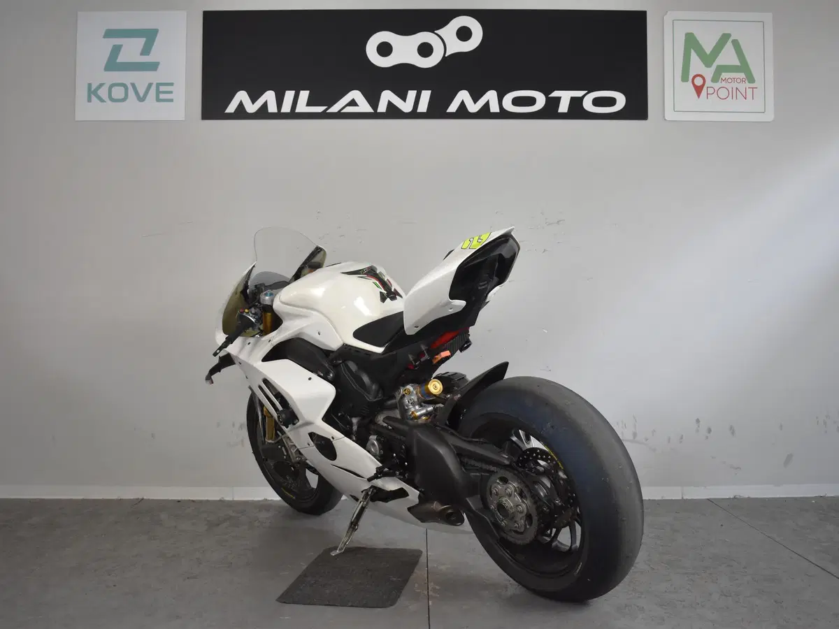 Ducati Panigale V4 S 1100 (2021) (5)