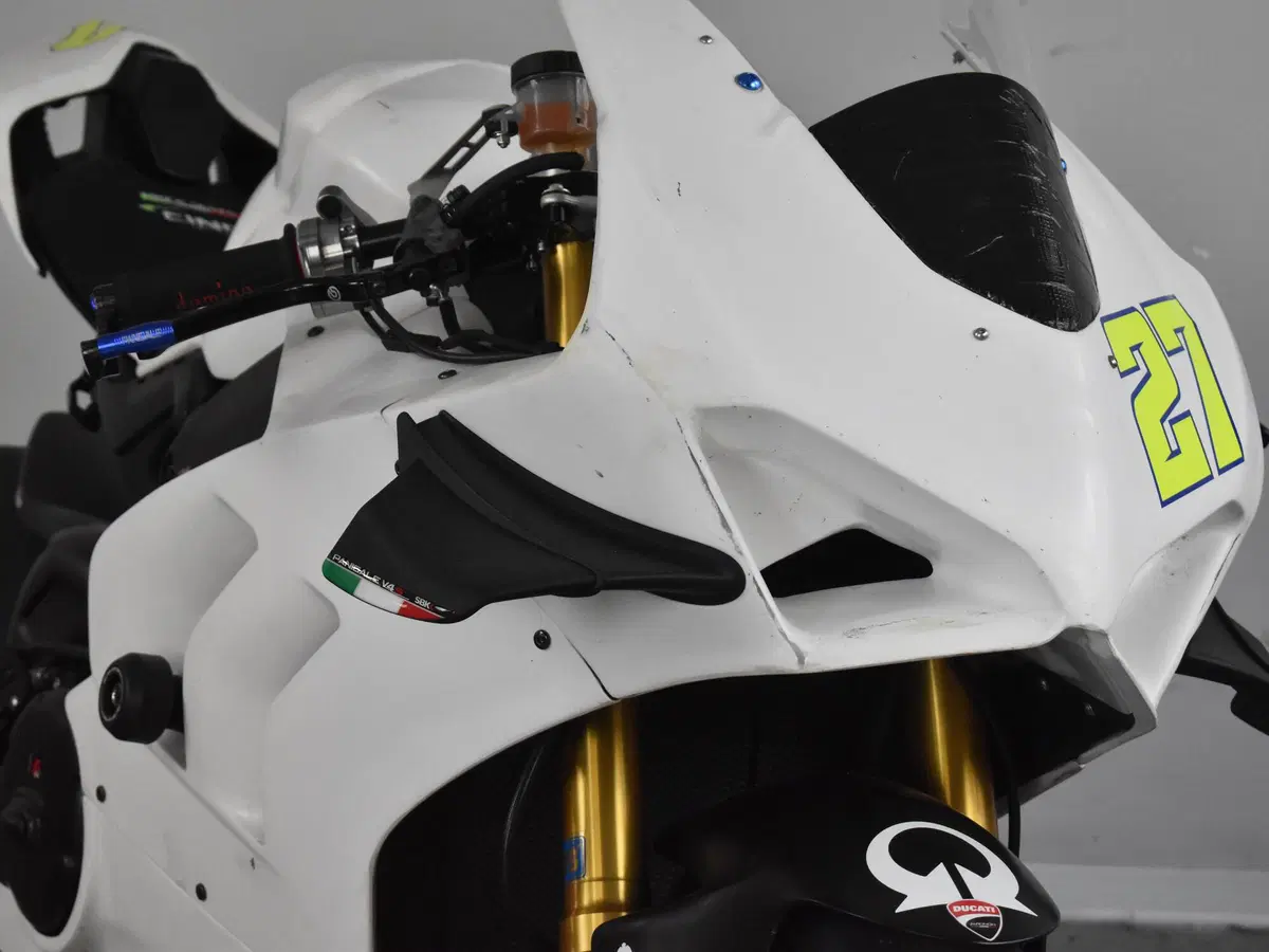 Ducati Panigale V4 S 1100 (2021) (16)