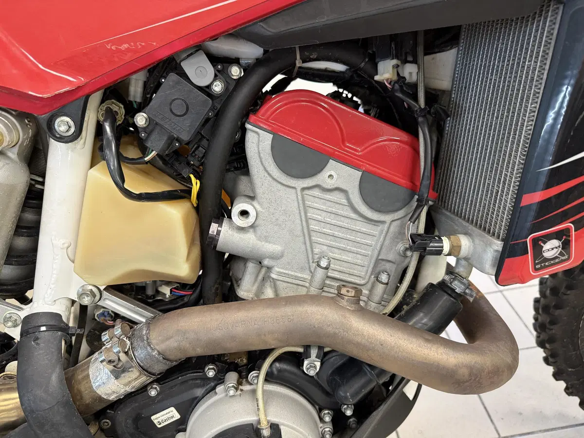 Husqvarna SM 449 (2010 - 13) (5)