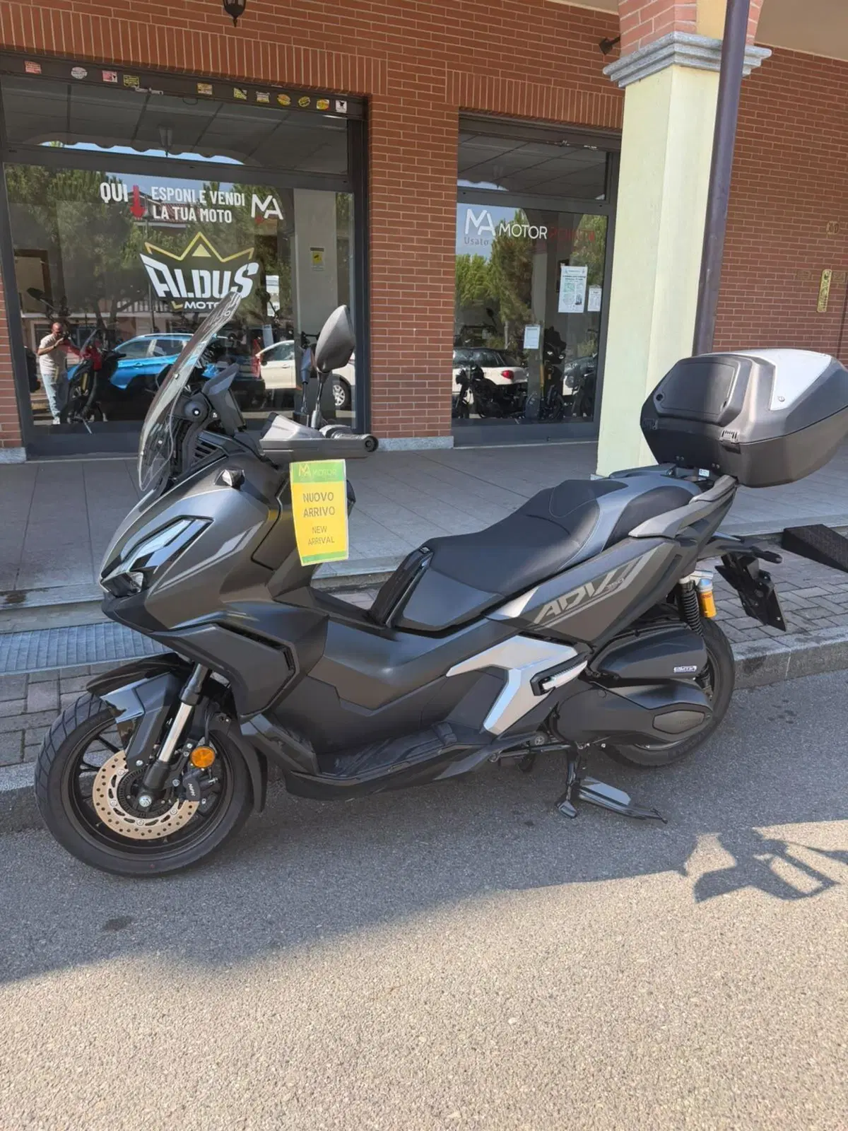 Honda ADV 350 Special Edition (2025 - 26) (3)