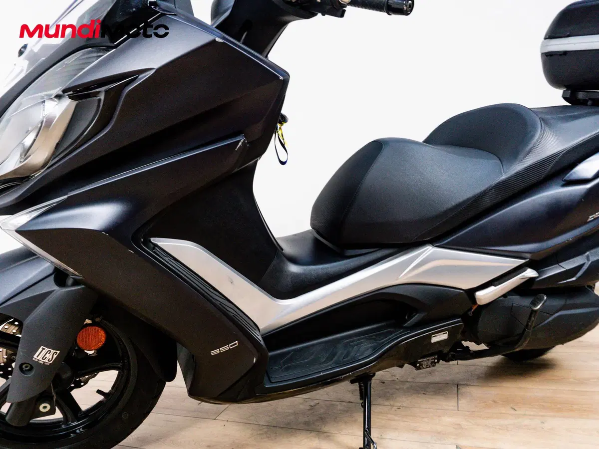 Kymco Downtown 350i TCS (2020) (9)