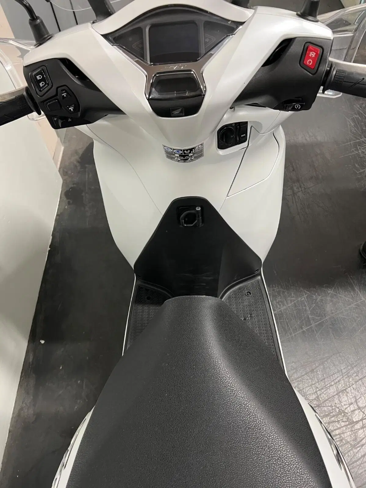 Honda SH 350 (2021 - 24) (9)
