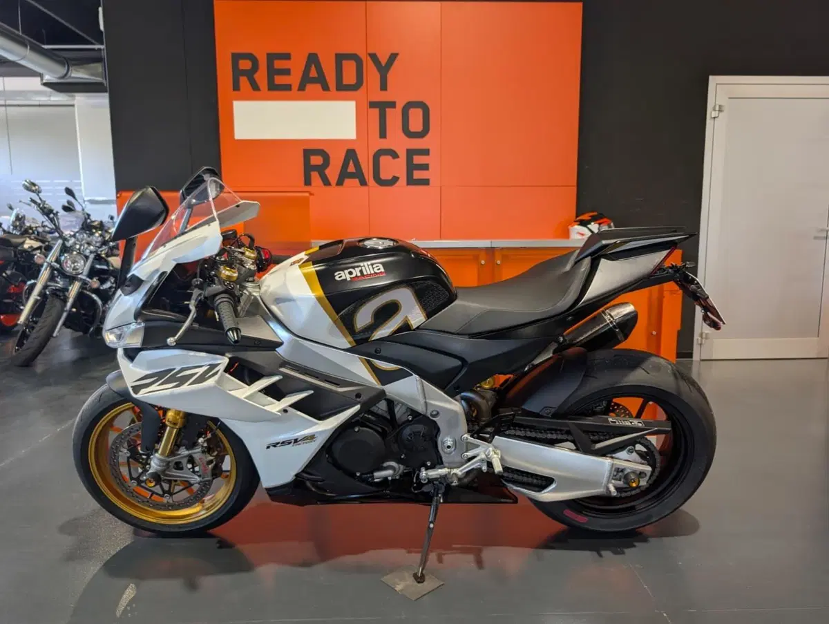 Aprilia RSV4 1100 (2021 - 24) (2)