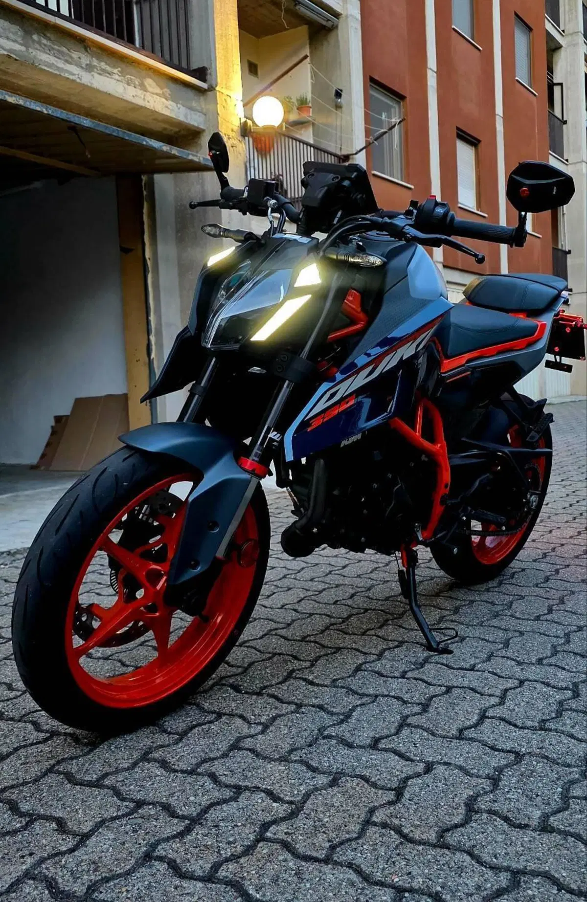 KTM 390 Duke (2024 - 25) (2)