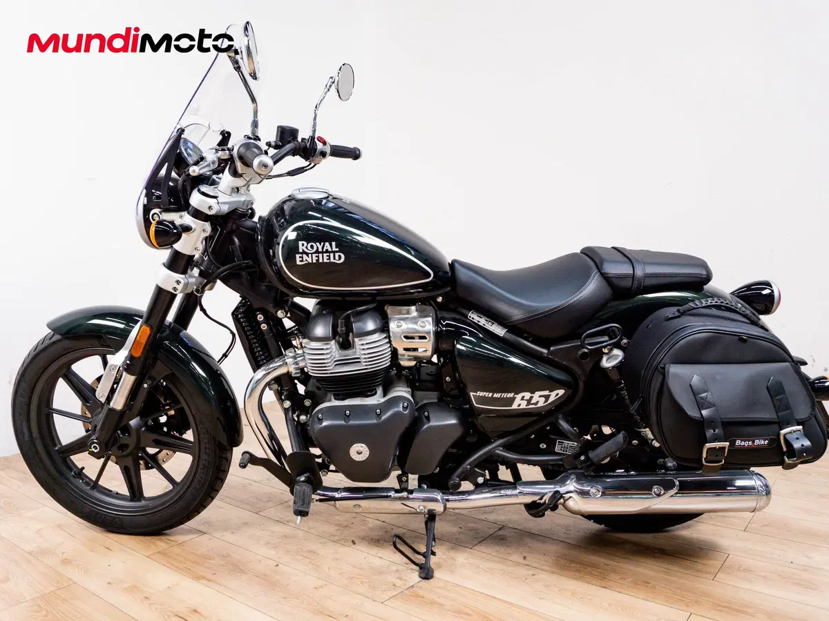 Royal Enfield Super Meteor 650 (2023 - 26) (6)