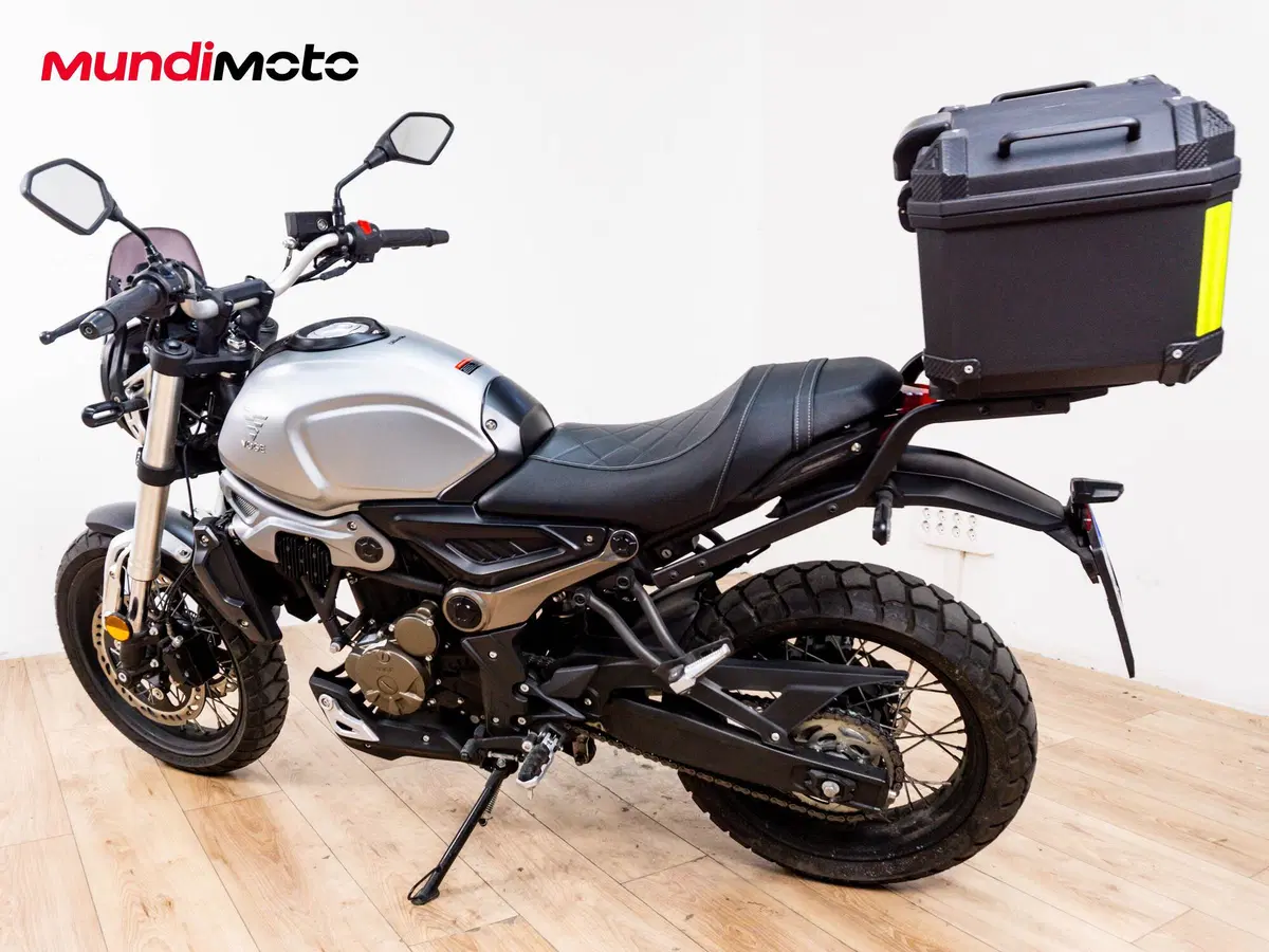 Voge Trofeo 300ACX Scrambler (2021 - 26) (7)