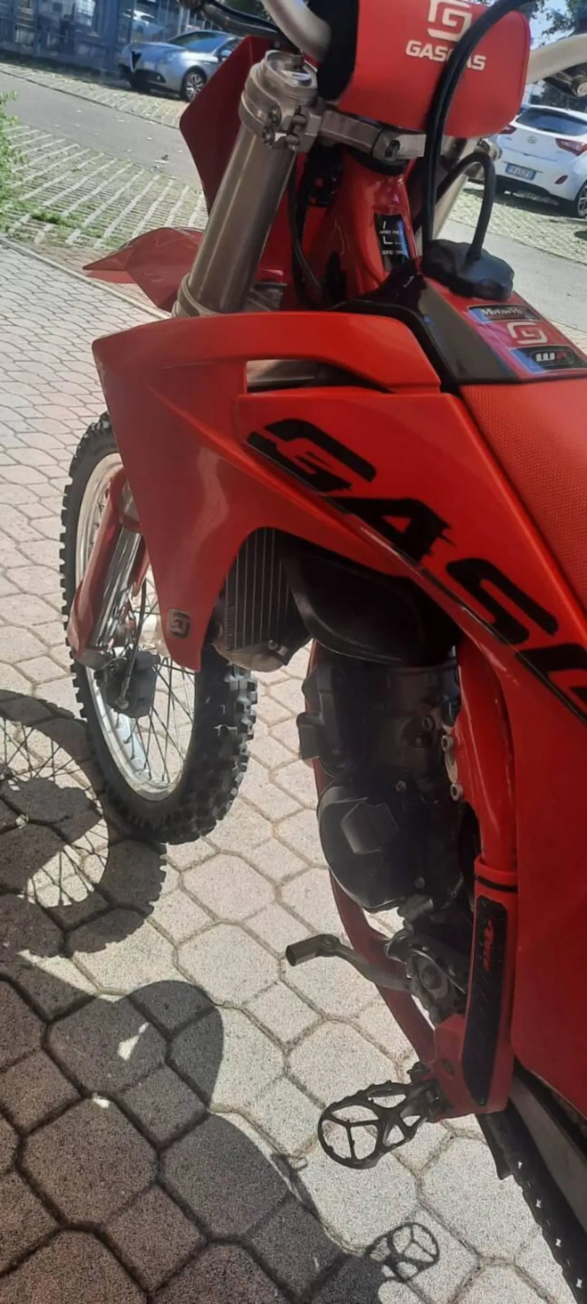 GASGAS MC 125 (2025) (2)