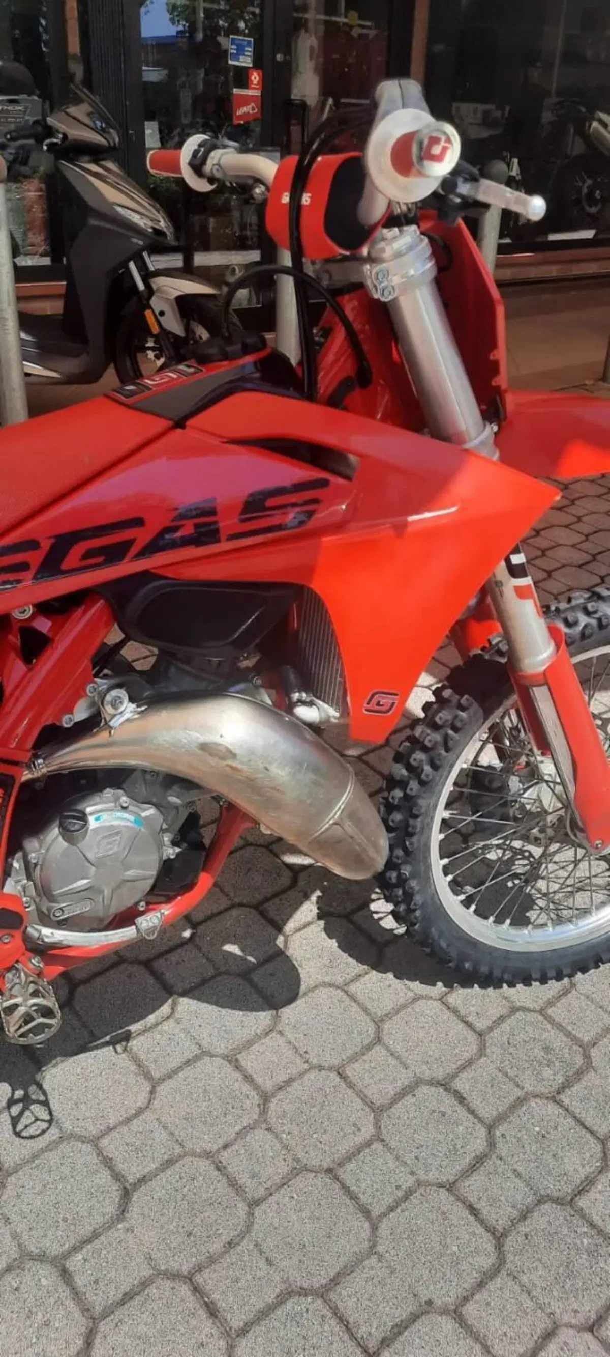 GASGAS MC 125 (2025) (3)