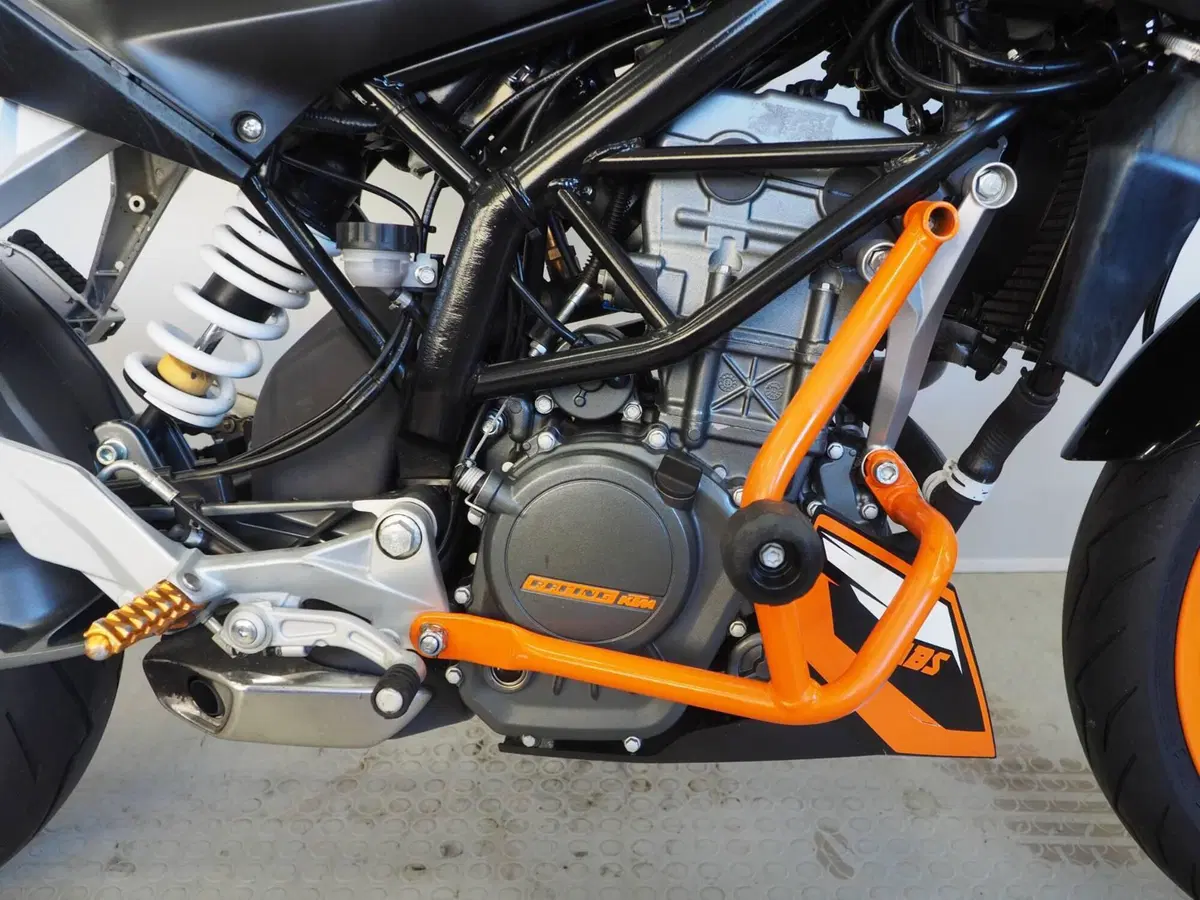 KTM 125 Duke ABS (2013 - 16) (2)