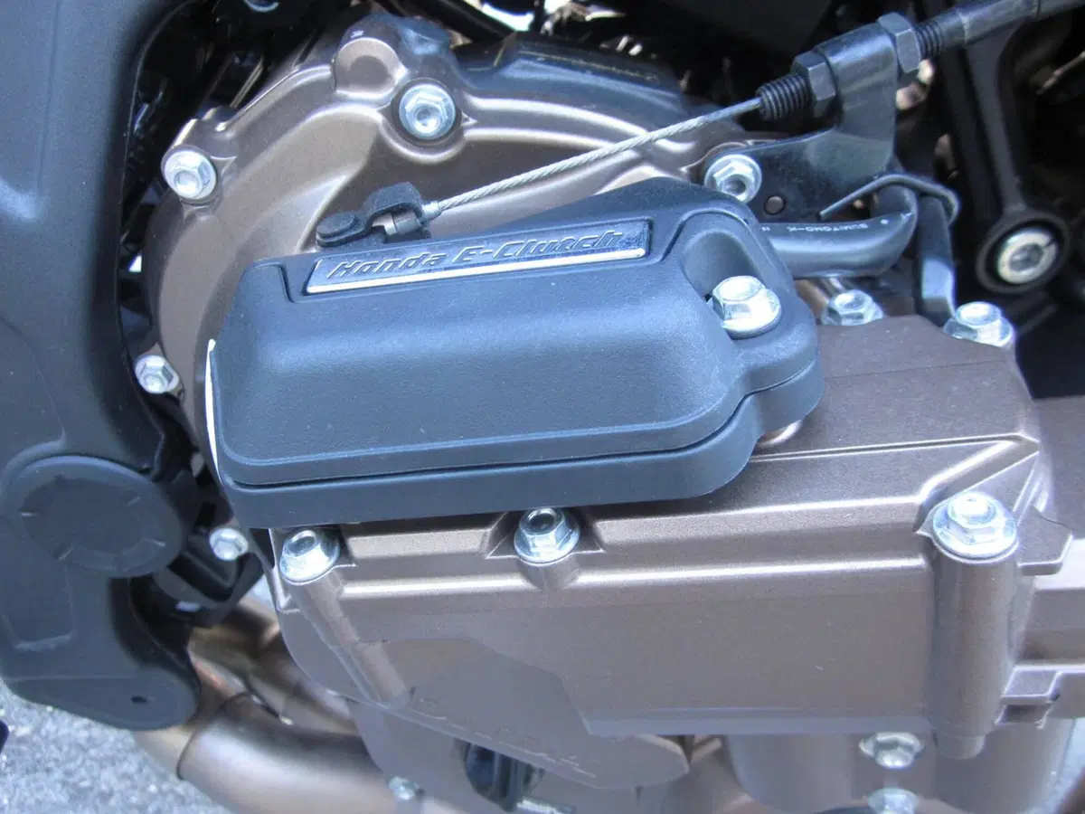 Honda CB 650 R E-Clutch (2024 - 26) (5)