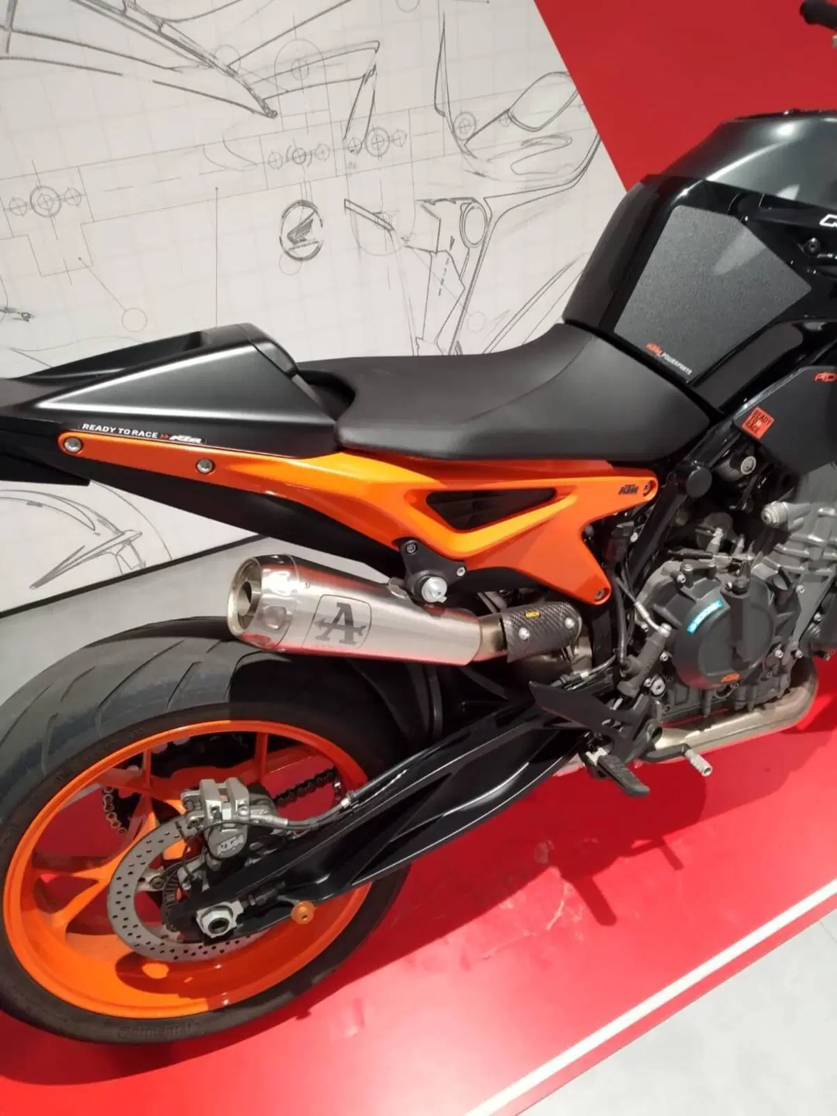 KTM 890 Duke GP (2022 - 23) (15)